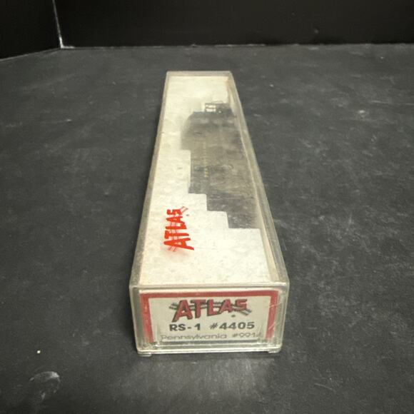 Atlas RS-1 N Scale Pennsylvania Locomotive Train 9914 #4405 Black - Picture 10 of 10
